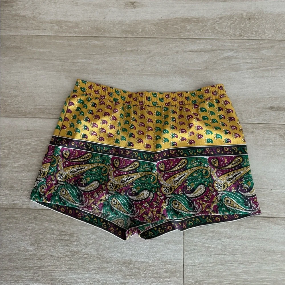 BCBGmaxazria printed paisley shorts - Picture 4 of 5